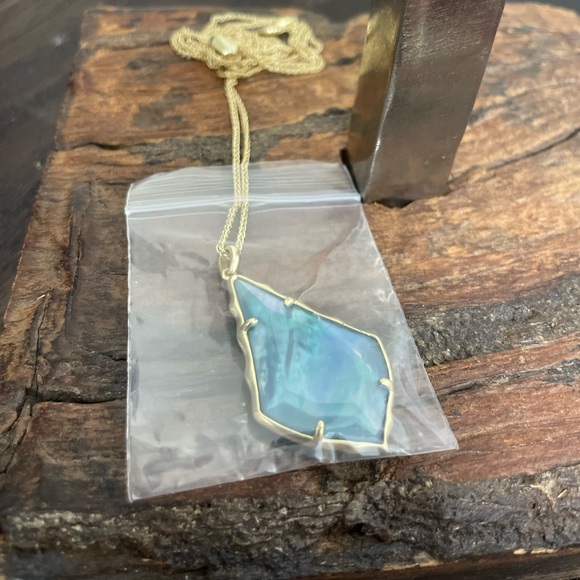 NWT Kendra Scott Teal Illusion Alex Fauceted Necklace! - Picture 5 of 5